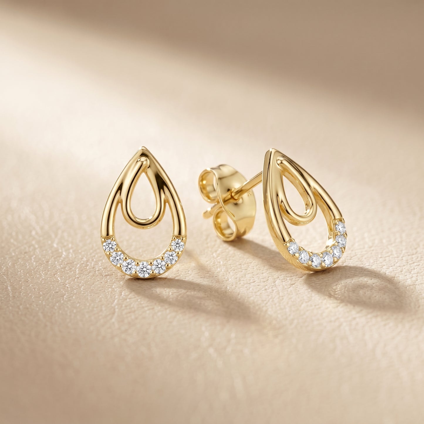 Round Cut Lab Grown Diamond Drop Earrings in Yellow Gold