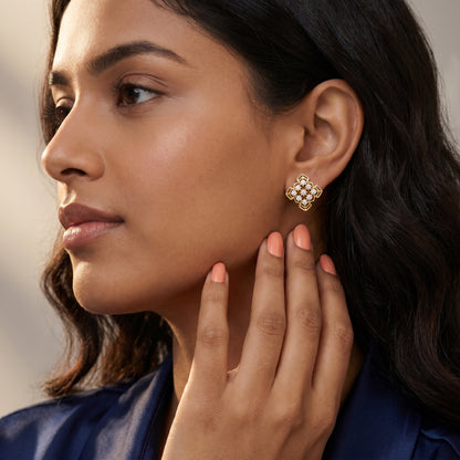 Round Cut Lab Grown Diamond Stud Earrings in Yellow Gold