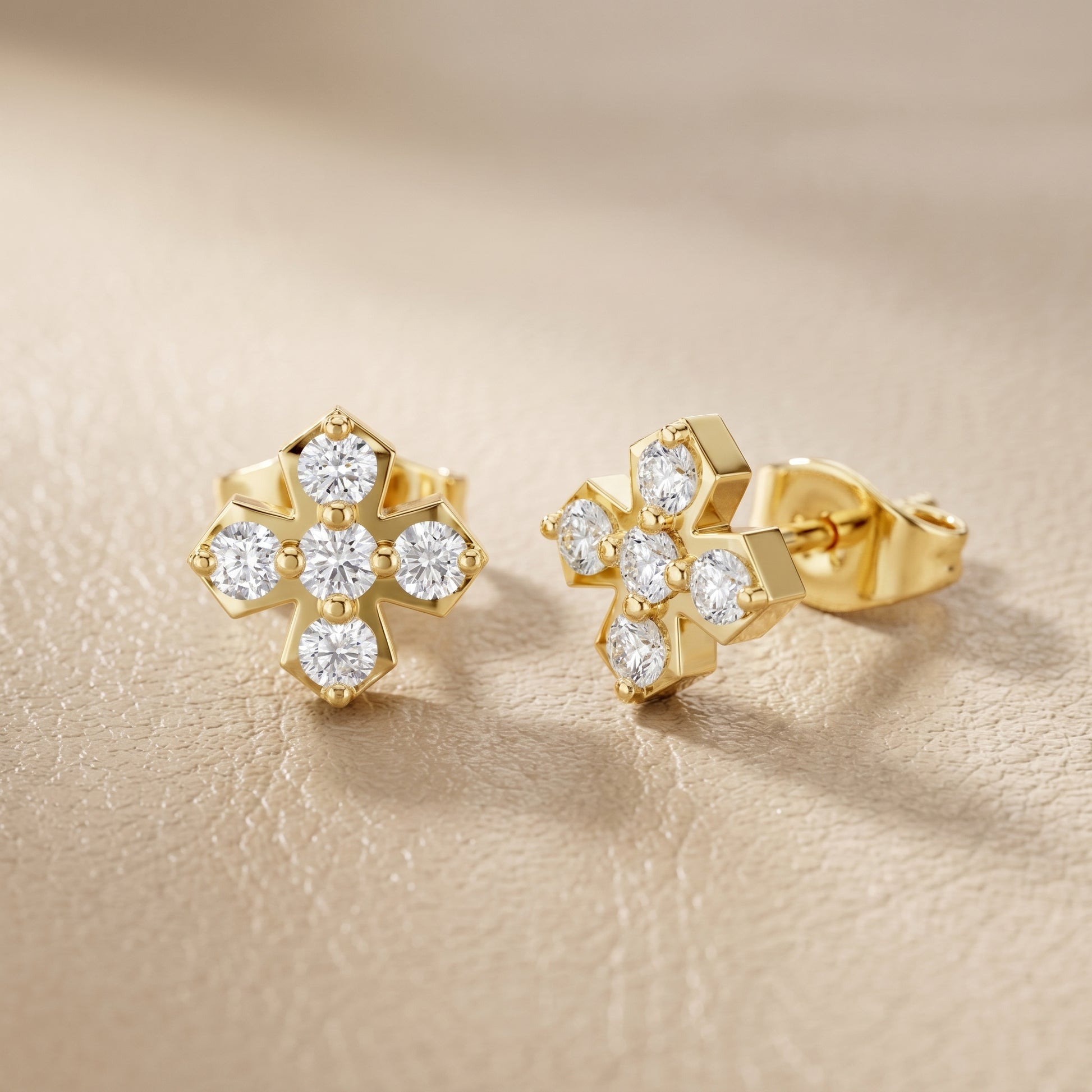 5-Stone Round Diamond Clove Stud Earrings in Yellow Gold - Round Cut Lab Diamond Yellow Gold Ring