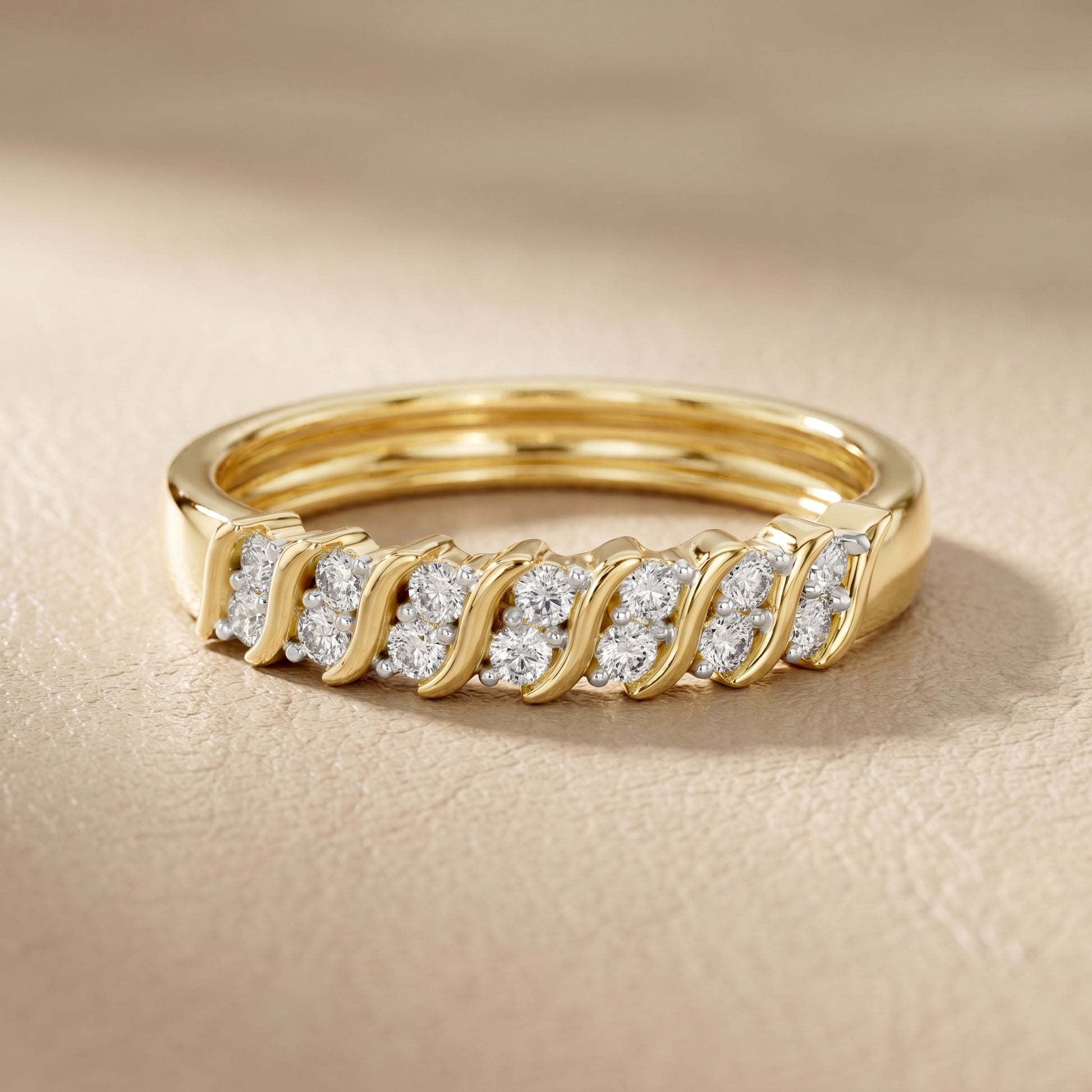 Round Cut Lab Grown Diamond Ring in Yellow Gold