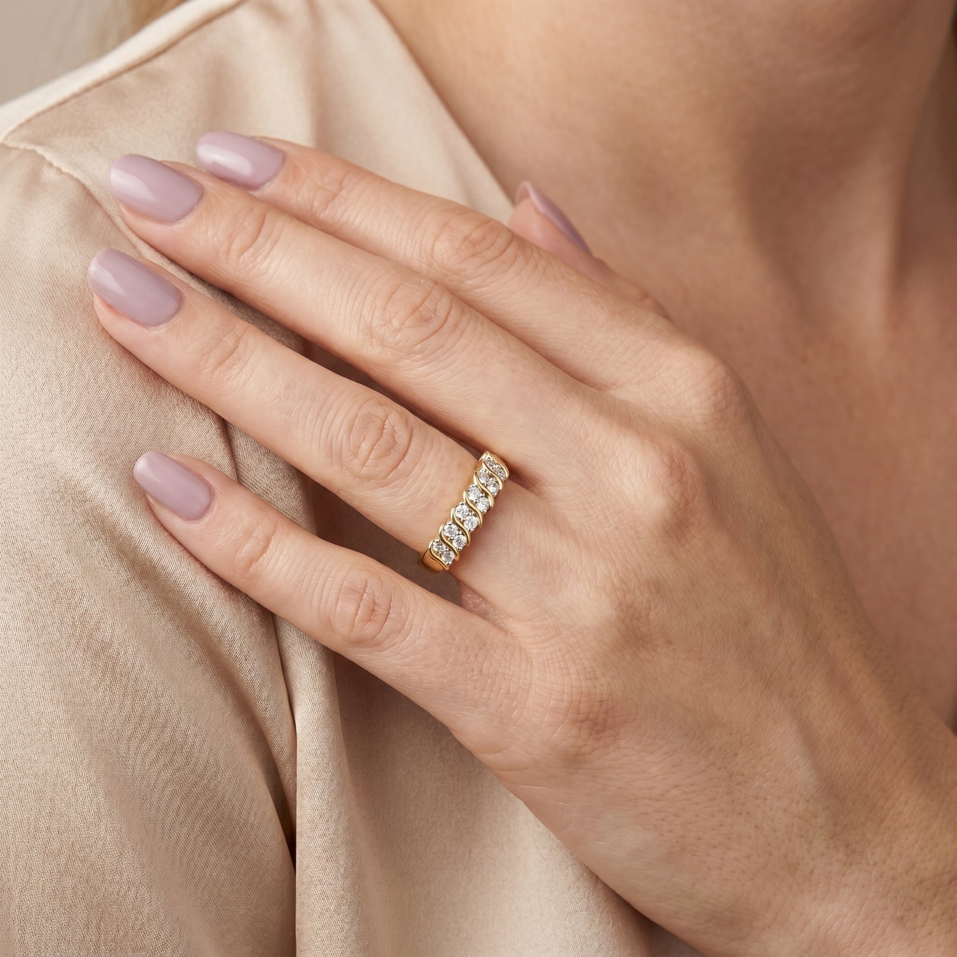 Round Cut Lab Grown Diamond Ring in Yellow Gold