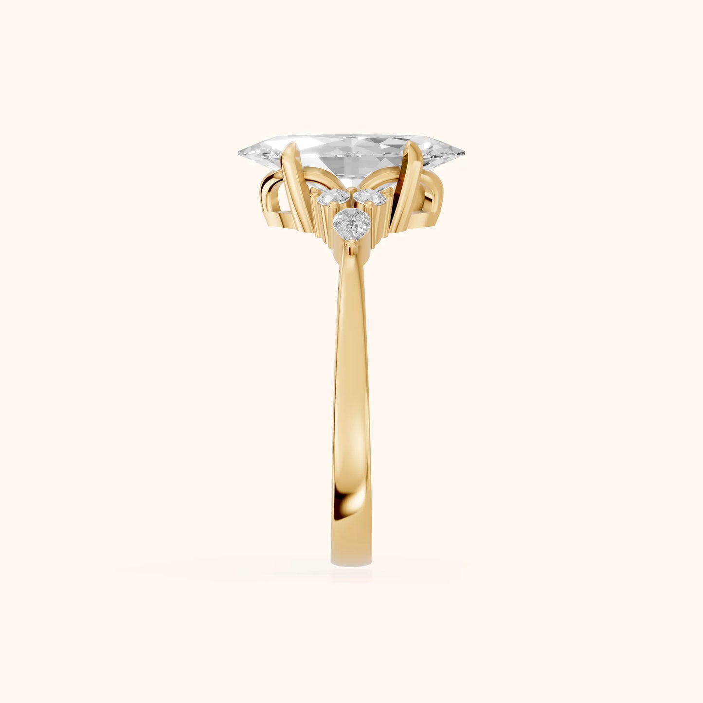 Bague de fiançailles Amelia en or jaune avec trois diamants taille marquise