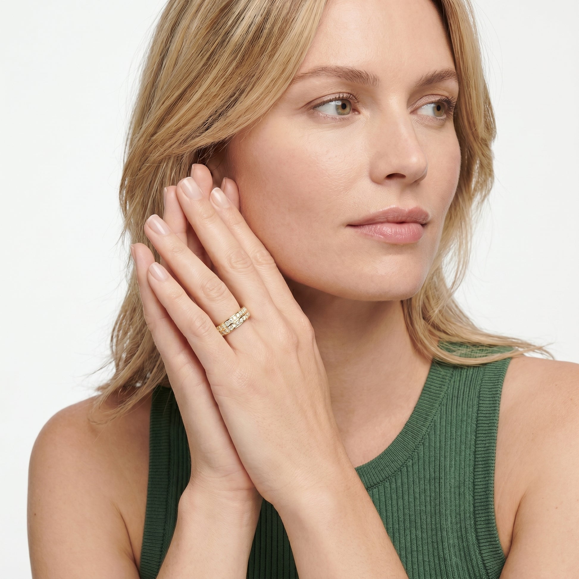 Round Cut Lab Grown Diamond Ring in Yellow Gold