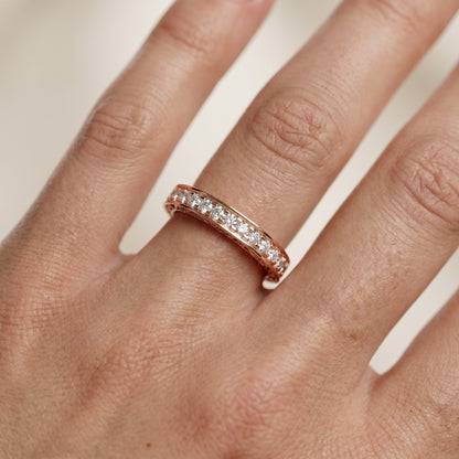 Round Cut Lab Grown Diamond Ring in Rose Gold