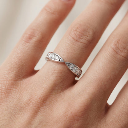 Round Cut Lab Grown Diamond Ring in Platinum