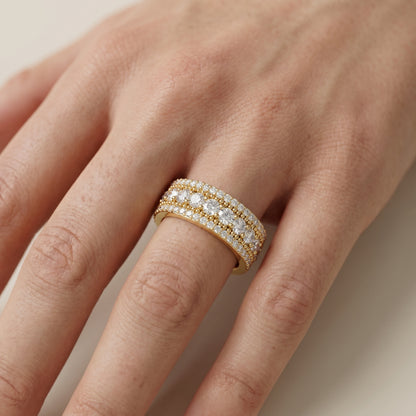 Round Cut Lab Grown Diamond Ring in Yellow Gold