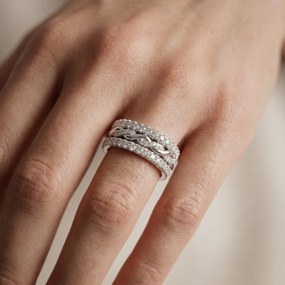 Round Cut Lab Grown Diamond Ring in Platinum