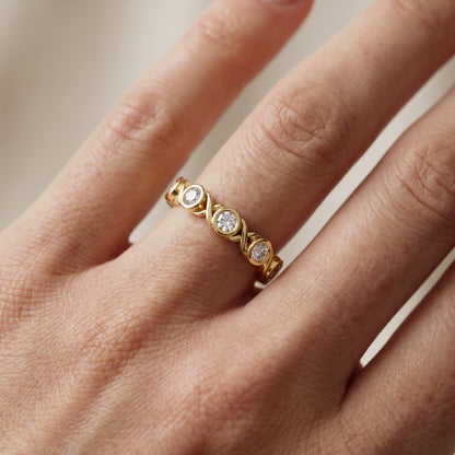Round Cut Lab Grown Diamond Ring in Yellow Gold