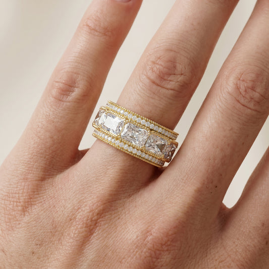 Radiant Round Cut Lab Grown Diamond Ring in Yellow Gold