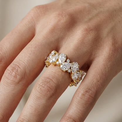 Pear Round Cut Lab Grown Diamond Ring in Yellow Gold