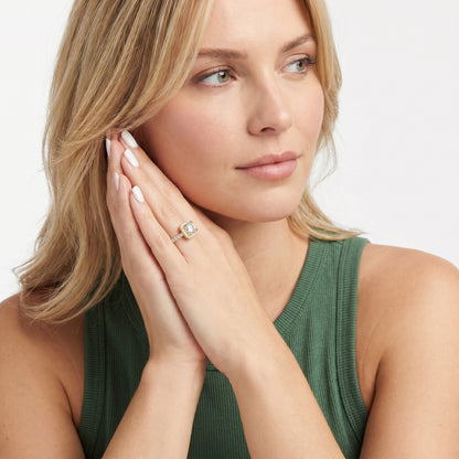 Round Cut Lab Grown Diamond Ring in Yellow Gold