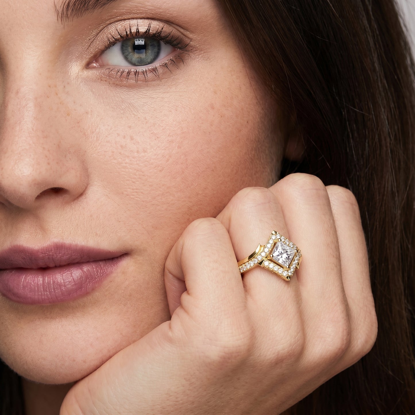 Princess Round Cut Lab Grown Diamond Ring in Yellow Gold