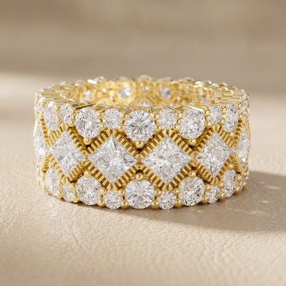 Princess Round Cut Lab Grown Diamond Ring in Yellow Gold