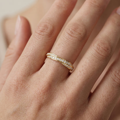 Round Cut Lab Grown Diamond Ring in Yellow Gold
