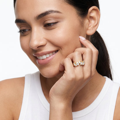 Pear Round Cut Lab Grown Diamond Ring in Yellow Gold