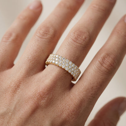 Round Cut Lab Grown Diamond Ring in Yellow Gold
