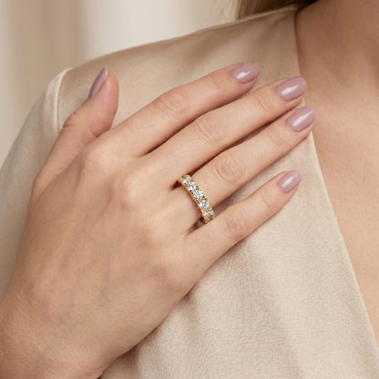 Round Cut Lab Grown Diamond Ring in Yellow Gold