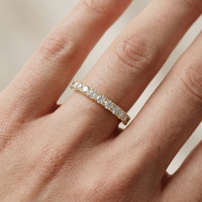 Round Cut Lab Grown Diamond Ring in Yellow Gold