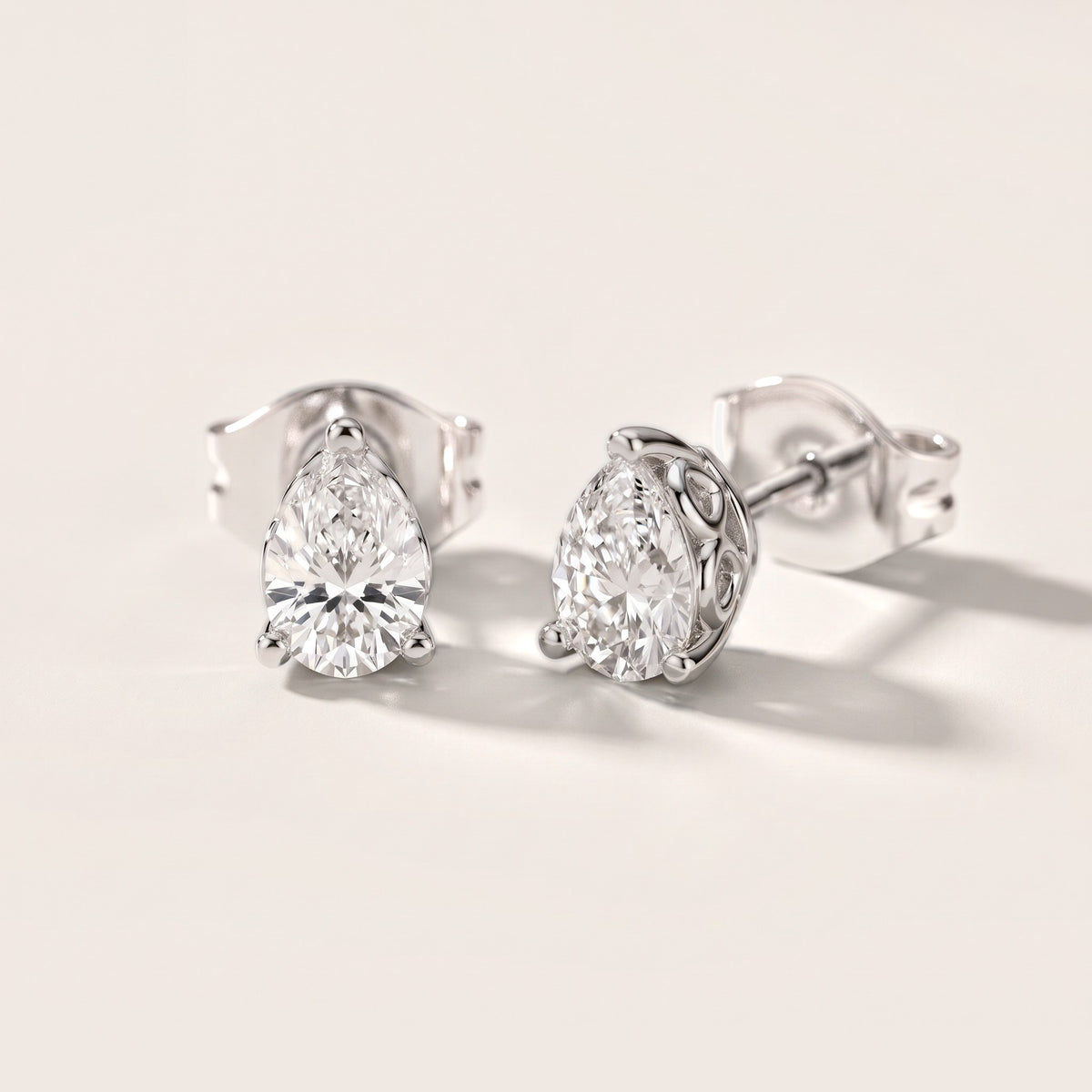 The Elodie Pear Diamond Earrings in White Gold [studio-metal-20261024]
