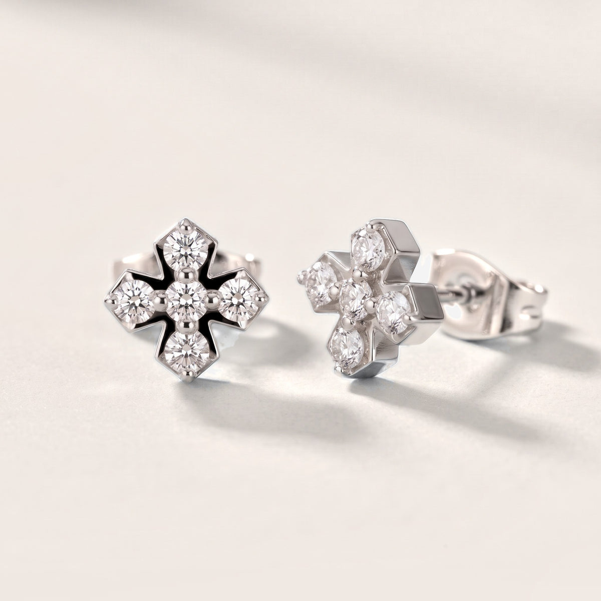 5-Stone Round Diamond Clove Earrings in Silver [studio-metal-20261024]