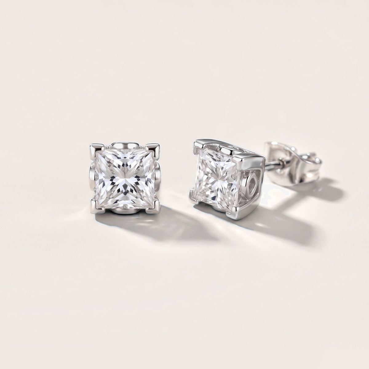 Iris Floral Princess Diamond Earrings in White Gold [studio-metal-20261024]