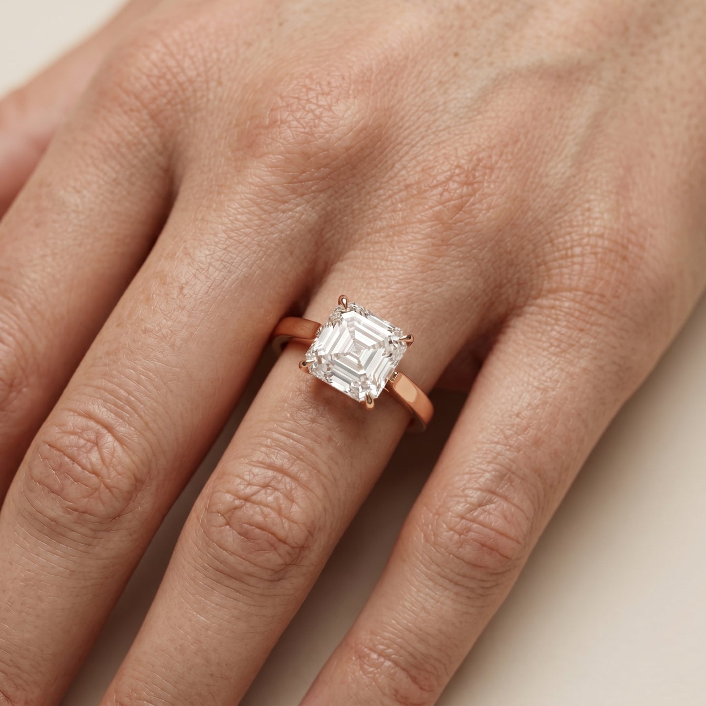 Bague de fiançailles en or rose et diamant taille Asscher Isabella Bloom Solitaire