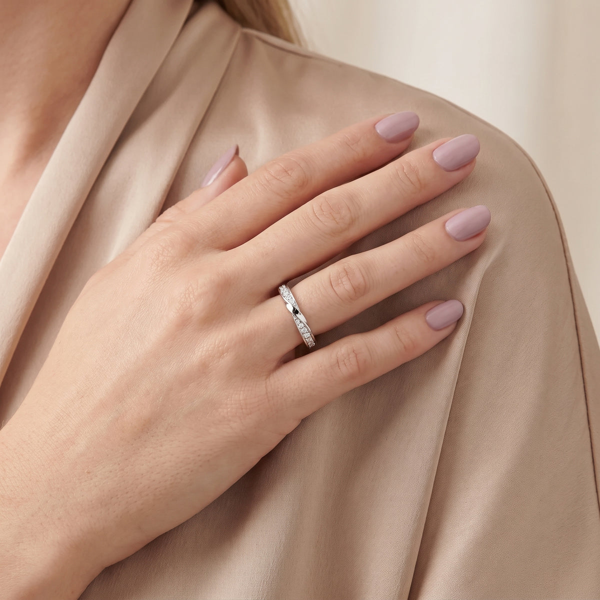 Sutton Twist Pavé Round Diamond Wedding Band in White Gold - model.jpg