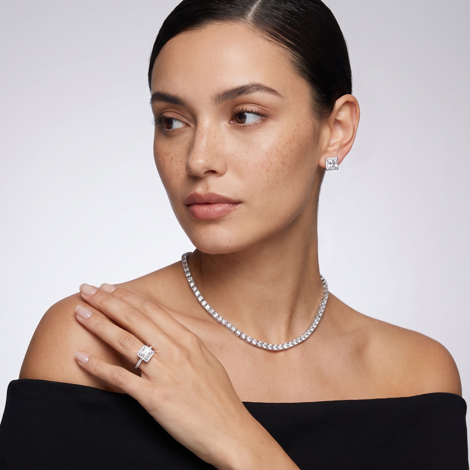 Alma Halo Pavé Princess Diamond Ring in White Gold - model.jpg