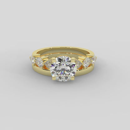 Iris Oval Diamond Bridal Set in Yellow Gold