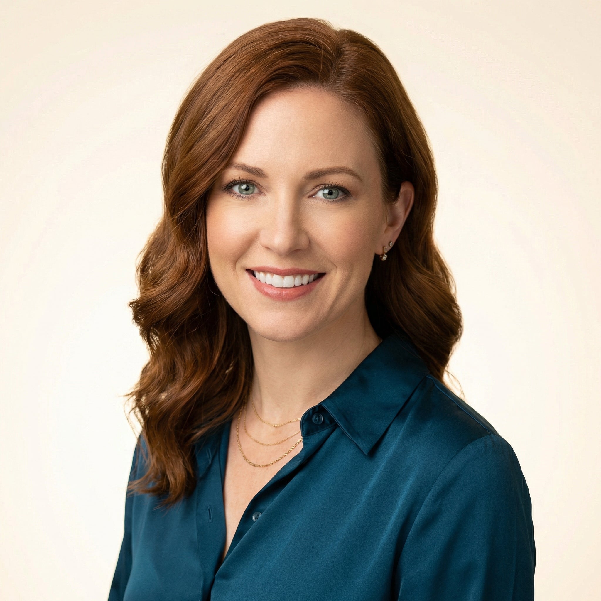 Sarah Mitchell - Lead Gemologist